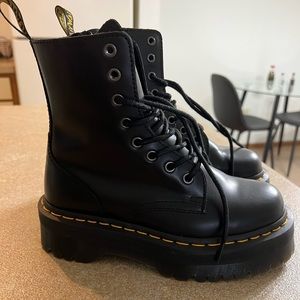 Doc Martens Jaden platform boots